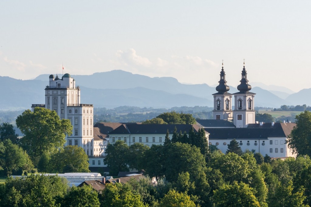 "Kremsmünster Stiftskirche und Sternwarte" by Isiwal - Own work. Licensed under CC BY-SA 3.0