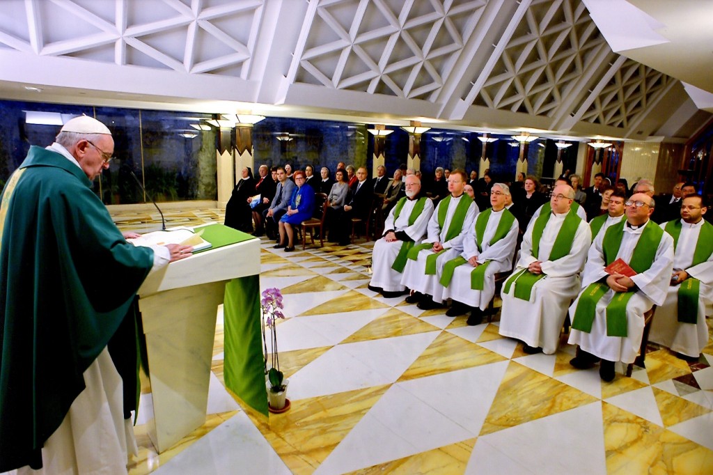 Papa Francesco Messa 2015-10-09